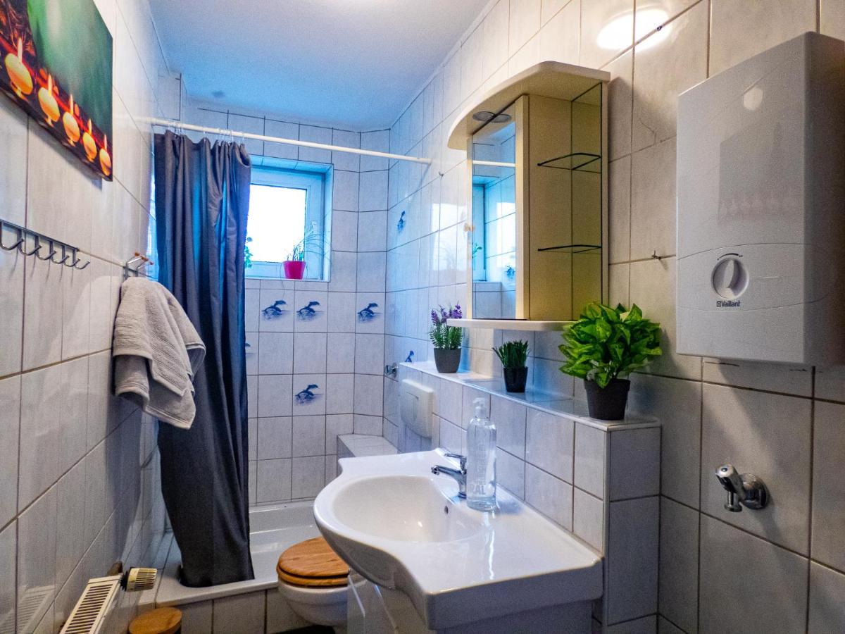 #121 Grosse, Gemuetliche Wohnung In Remscheid-City Esterno foto